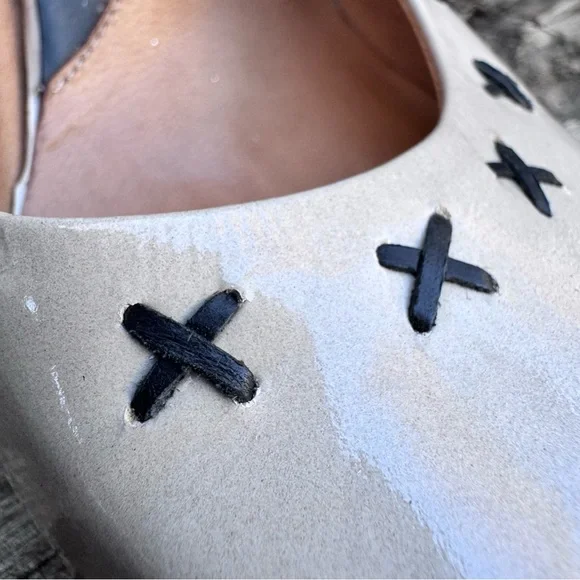 John Fluevog 8.5 M Prodigy Taupe Patent Leather Slingback Pumps Shoes Peru - Picture 13 of 14